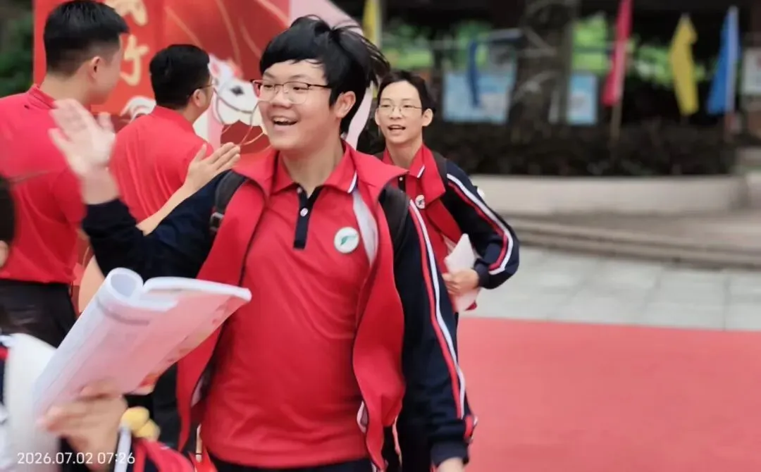 中考收官撒花!六中少年落笔生辉,奔赴滚烫新程!——2026届佛山六中圆满落幕-第26张图片-四季读书网
