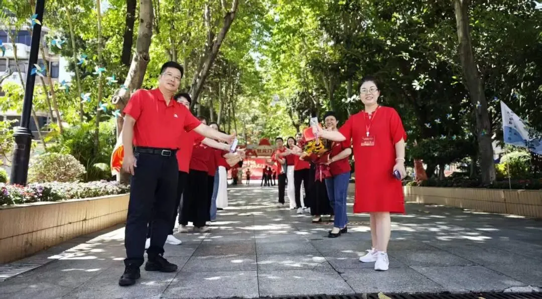 中考收官撒花!六中少年落笔生辉,奔赴滚烫新程!——2026届佛山六中圆满落幕-第35张图片-四季读书网