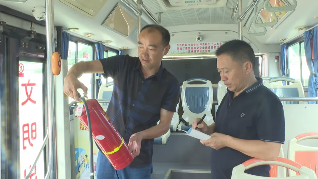 开展交通运输执法检查 全力护航中考道路安全-第3张图片-四季读书网 开展交通运输执法检查 全力护航中考道路安全-第3张图片-四季读书网