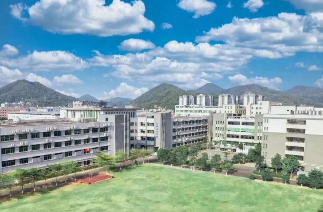 中山中考自主招生丨中山市工贸高级技工学校丨招生简章、学校环境-第23张图片-四季读书网
