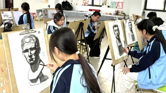 中考必看!来宾市金秋实验学校2026 招生、奖助、填报全攻略-第14张图片-四季读书网