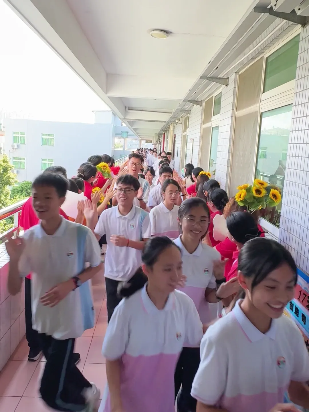 中考顺利收官 少年继续闪闪发光-第3张图片-四季读书网 中考顺利收官 少年继续闪闪发光-第3张图片-四季读书网