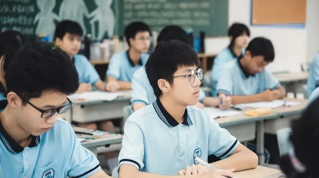 2026贵阳中考出分前真话:中外班不是买名校,是赌孩子的一次逆袭机会-第3张图片-四季读书网 2026贵阳中考出分前真话:中外班不是买名校,是赌孩子的一次逆袭机会-第3张图片-四季读书网