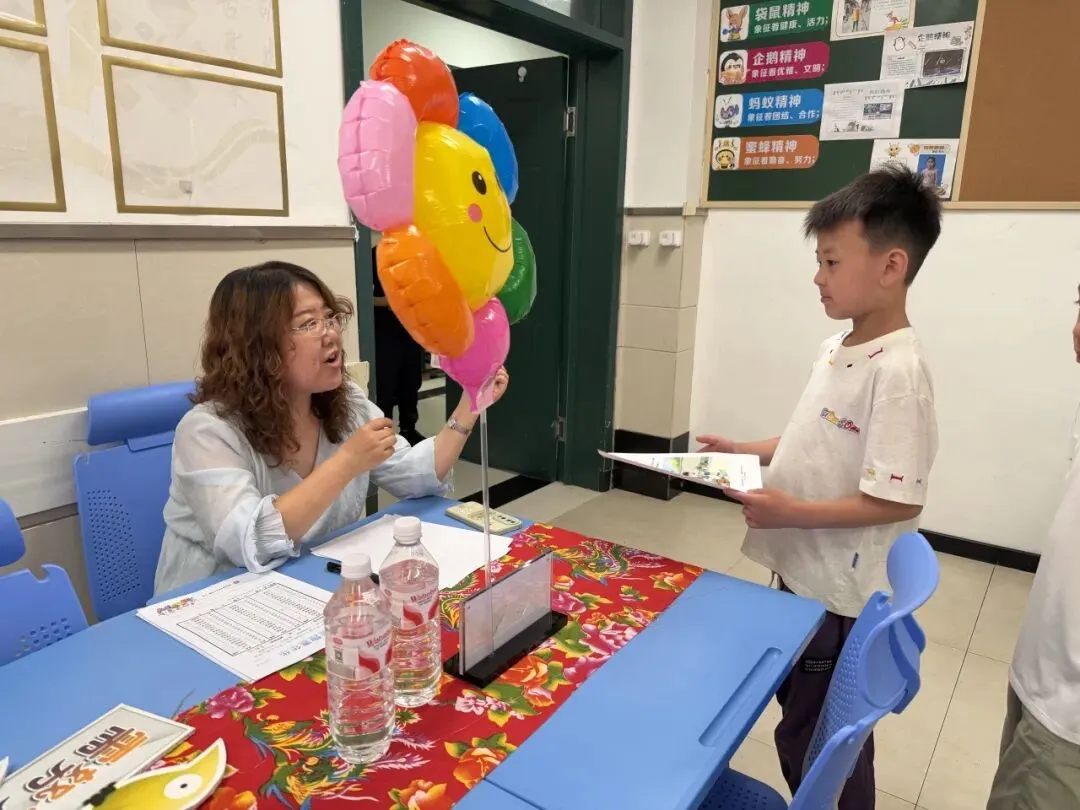 萌娃“闯”出新风采:一场没有试卷的“星光嘉年华” ——沈阳铁路五校长白岛第一小学一、二年级期末综合素养测评侧记-第9张图片-四季读书网