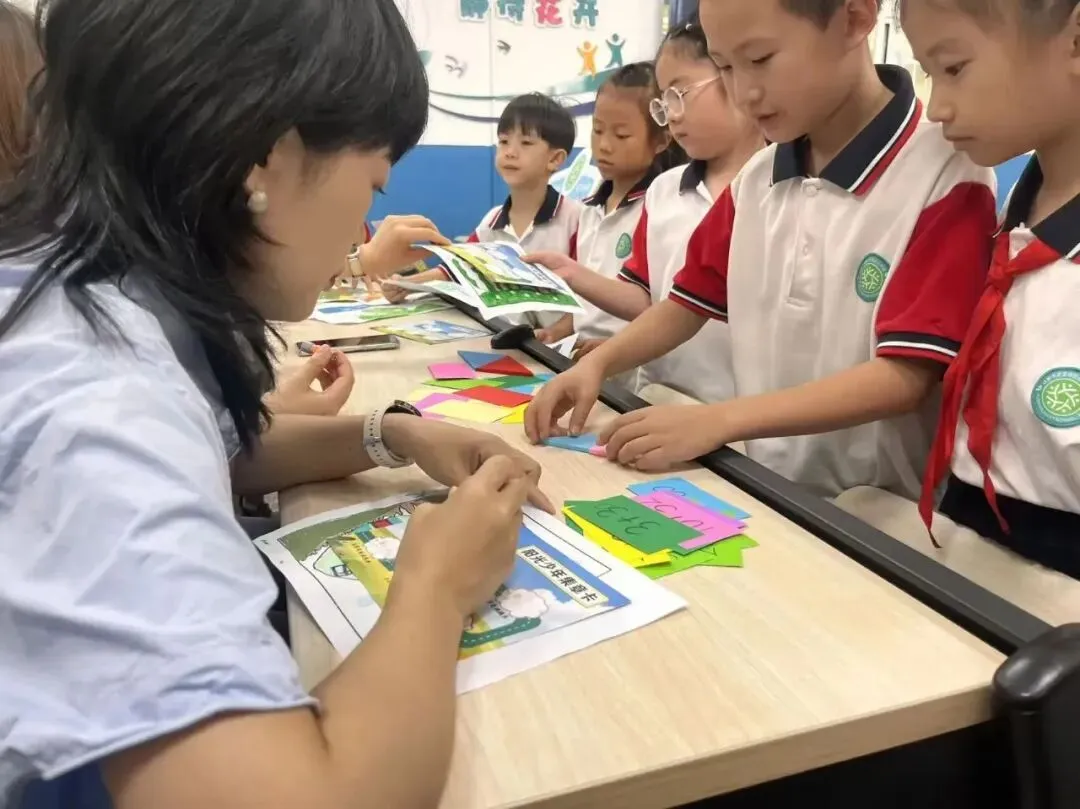 告别试卷!龙泉驿小学一、二年级用“玩”交出学期答卷①-第21张图片-四季读书网 告别试卷!龙泉驿小学一、二年级用“玩”交出学期答卷①-第21张图片-四季读书网