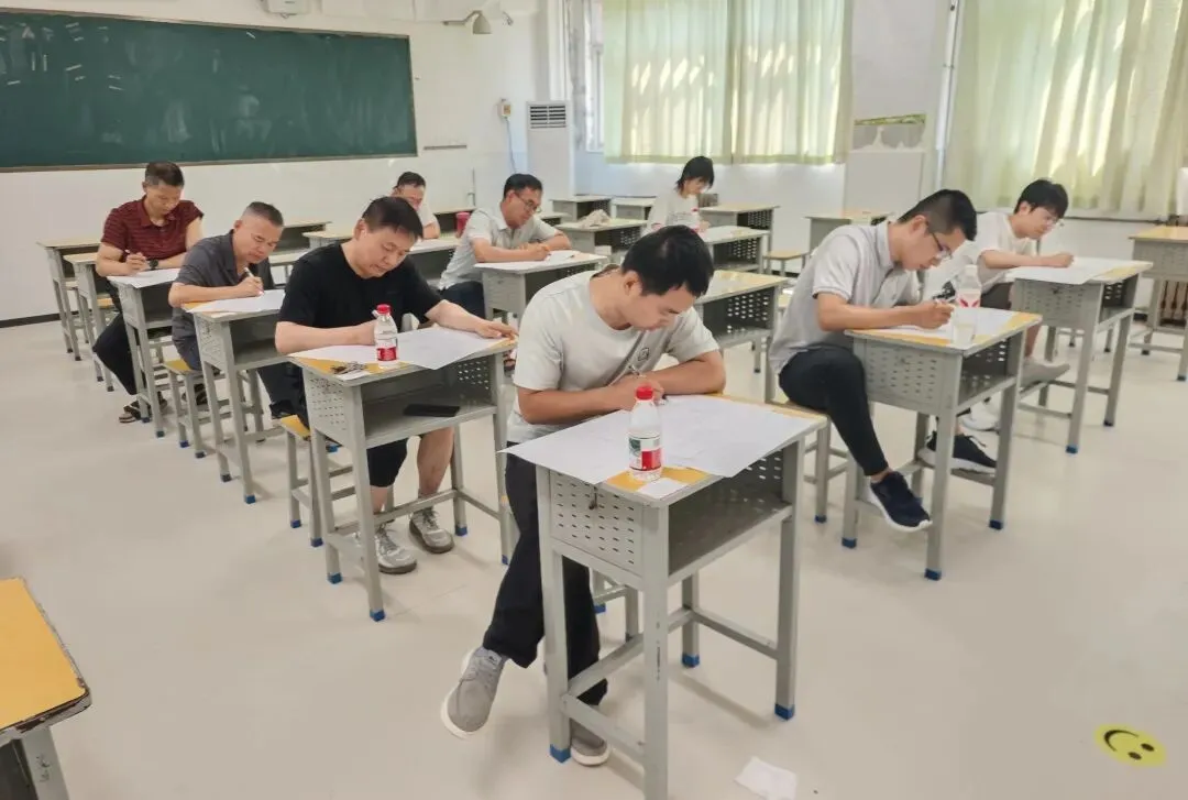 精研真题明方向 原创命题提质效——渭南高级中学举办2026年高考试题研讨会暨原创命题大赛-第6张图片-四季读书网 精研真题明方向 原创命题提质效——渭南高级中学举办2026年高考试题研讨会暨原创命题大赛-第6张图片-四季读书网