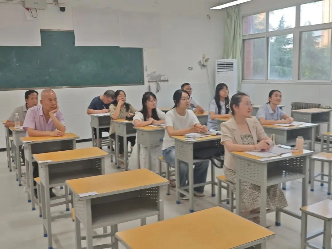 精研真题明方向 原创命题提质效——渭南高级中学举办2026年高考试题研讨会暨原创命题大赛-第33张图片-四季读书网 精研真题明方向 原创命题提质效——渭南高级中学举办2026年高考试题研讨会暨原创命题大赛-第33张图片-四季读书网
