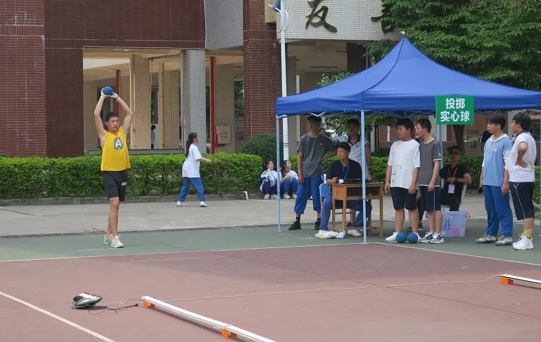 体育中考已经开考!浈江区3685余名学生参加-第4张图片-四季读书网 体育中考已经开考!浈江区3685余名学生参加-第4张图片-四季读书网