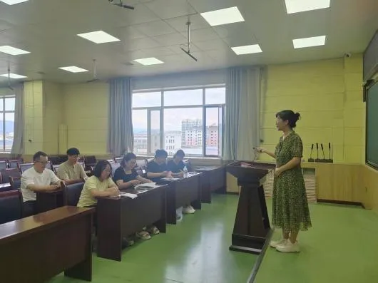 研真题明方向 谋备考启新程——我校“讲高考题”系列活动之 2026 历史评析会顺利开展-第2张图片-四季读书网 研真题明方向 谋备考启新程——我校“讲高考题”系列活动之 2026 历史评析会顺利开展-第2张图片-四季读书网