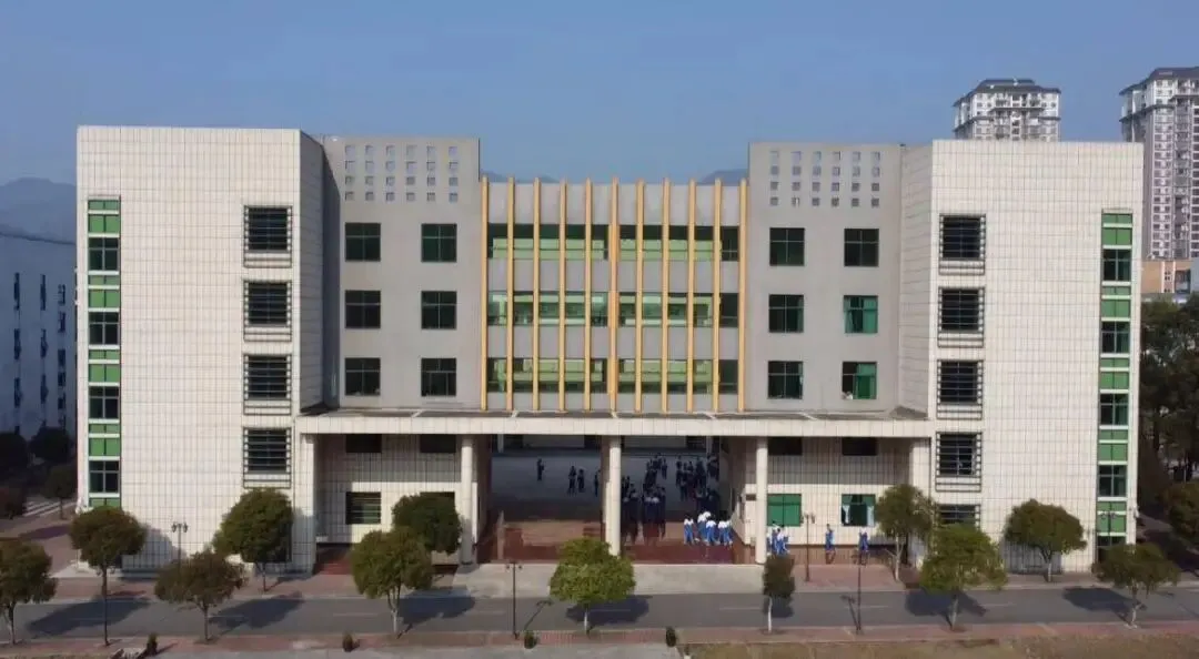 黔南州广大实验高级中学2026年中考志愿填报咨询会-第16张图片-四季读书网 黔南州广大实验高级中学2026年中考志愿填报咨询会-第16张图片-四季读书网