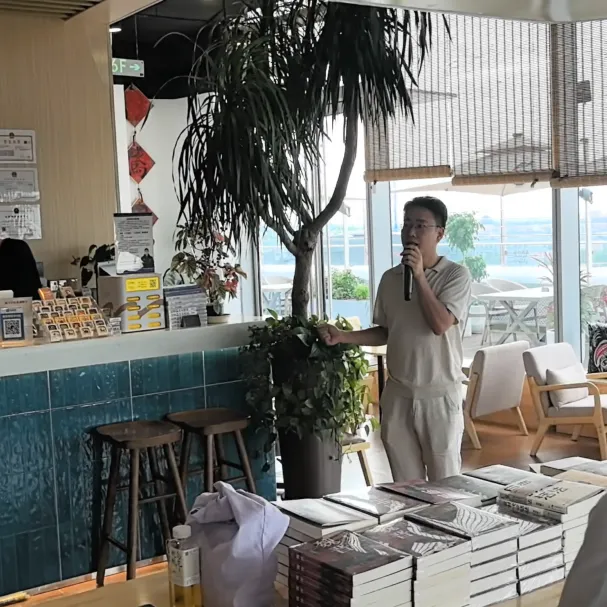 校企协同 真题真做丨时尚管理学院三暮书店商业运营实践课程顺利收官-第17张图片-四季读书网