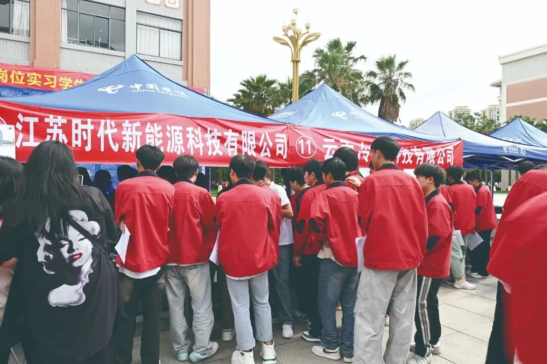 孩子中考后去哪?这所66年公办名校,给不了你985文凭,但能给一条更稳的路!-第19张图片-四季读书网
