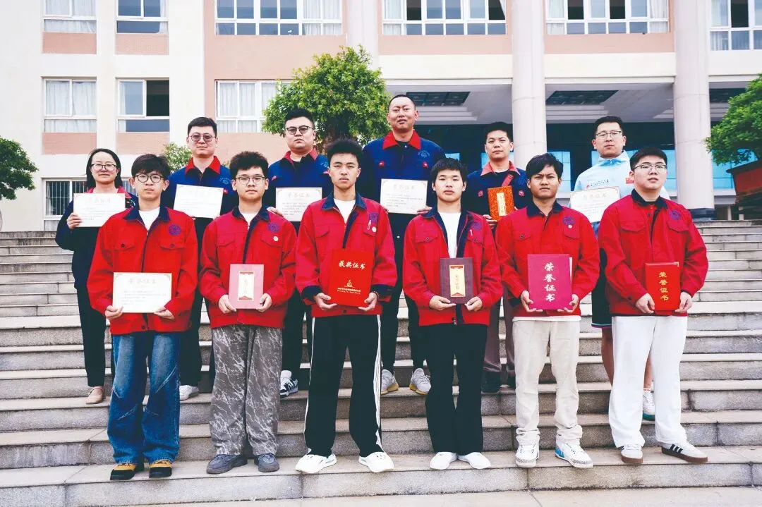 孩子中考后去哪?这所66年公办名校,给不了你985文凭,但能给一条更稳的路!-第21张图片-四季读书网