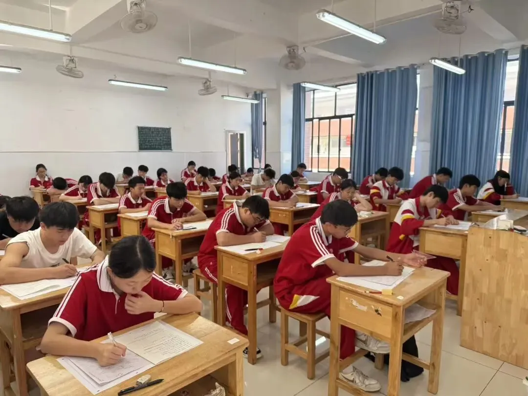 德江伟才高级中学2026年中考志愿填报特别提醒!!-第25张图片-四季读书网