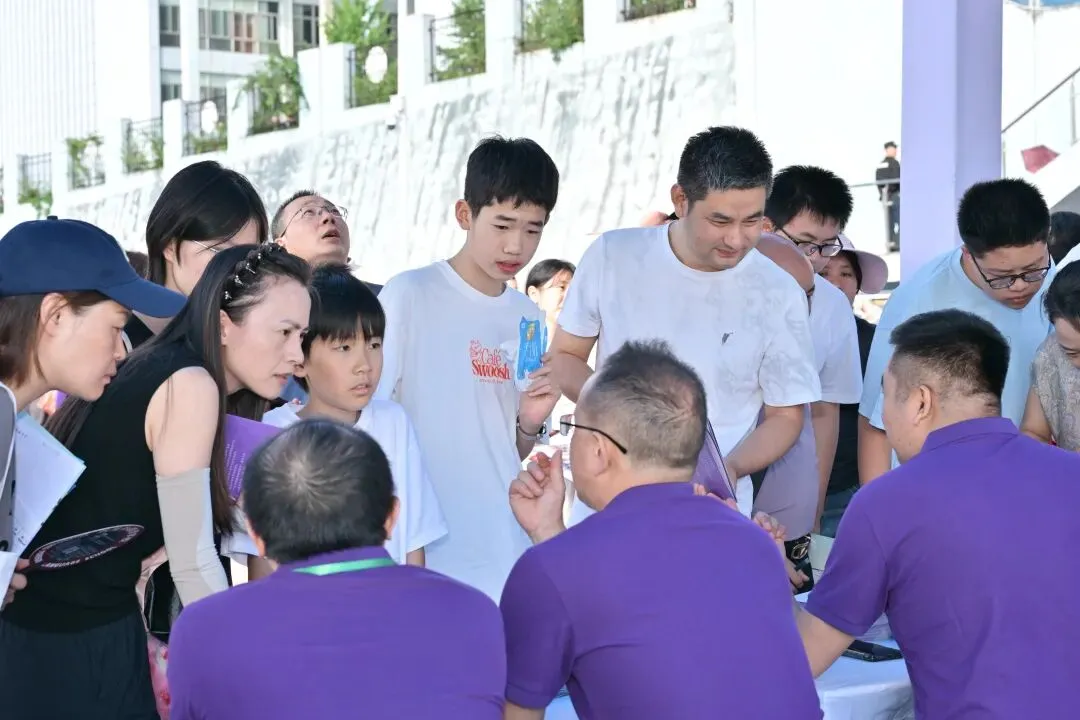 面对面 心连心!2026年贵阳贵安中考招生现场咨询会圆满落幕 !-第8张图片-四季读书网