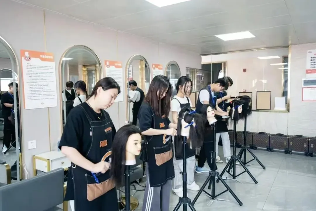 中考择校不踩坑!深度解锁内蒙新东方硬核实力-第6张图片-四季读书网