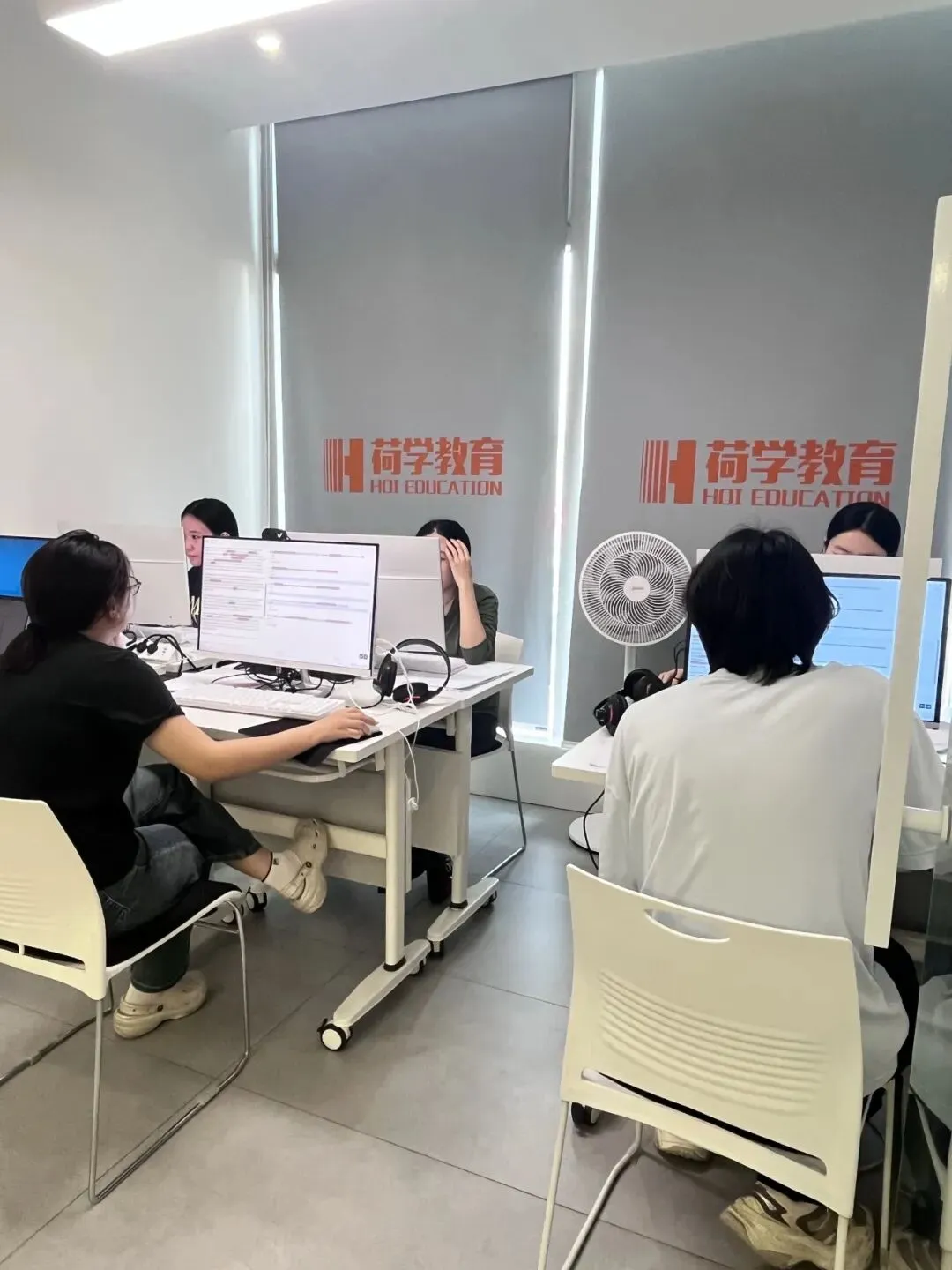 雅思月度模考来了!机考/笔考双轨还原,考后附专属诊断报告-第12张图片-四季读书网