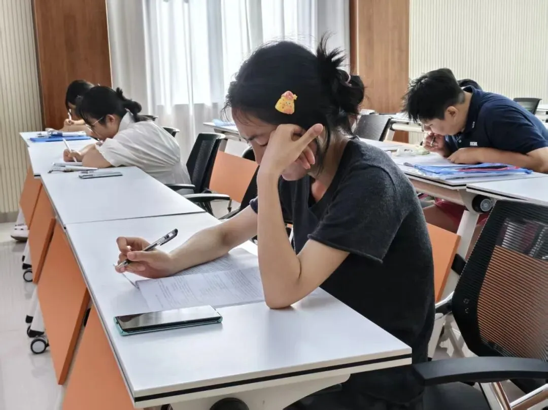 以考促学,备战公考|共青团定襄县委公考模拟考试活动圆满落幕!-第12张图片-四季读书网