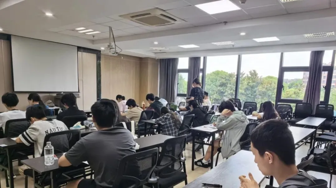 AEIS考试暑期集训日常:分层教学、量化追踪、周末模考:我们这样帮孩子高效备考-第2张图片-四季读书网
