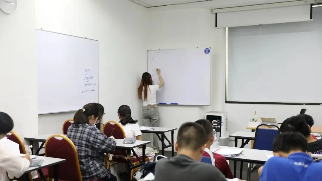 AEIS考试暑期集训日常:分层教学、量化追踪、周末模考:我们这样帮孩子高效备考-第6张图片-四季读书网