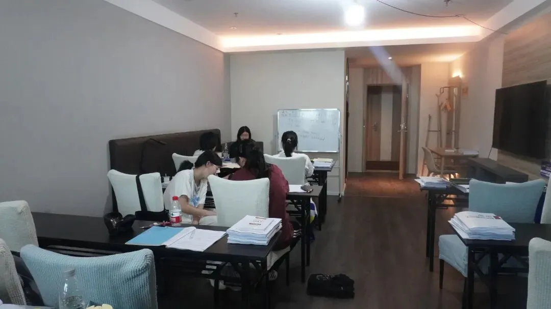 AEIS考试暑期集训日常:分层教学、量化追踪、周末模考:我们这样帮孩子高效备考-第15张图片-四季读书网