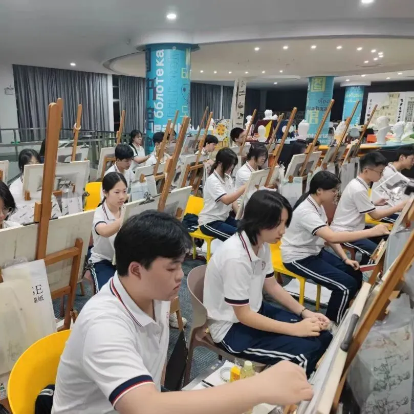 鹤山中考16日放榜!这所学校4000万助学金兜底 !!江门初升高家长必看 !-第25张图片-四季读书网 鹤山中考16日放榜!这所学校4000万助学金兜底 !!江门初升高家长必看 !-第25张图片-四季读书网