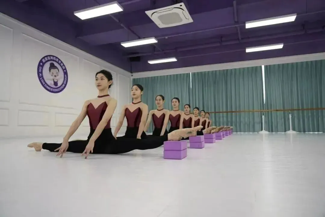 鹤山中考16日放榜!这所学校4000万助学金兜底 !!江门初升高家长必看 !-第44张图片-四季读书网 鹤山中考16日放榜!这所学校4000万助学金兜底 !!江门初升高家长必看 !-第44张图片-四季读书网