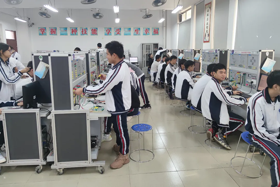 2026年东莞市信息技术学校招生简章(中考成绩录取咨询)-第15张图片-四季读书网