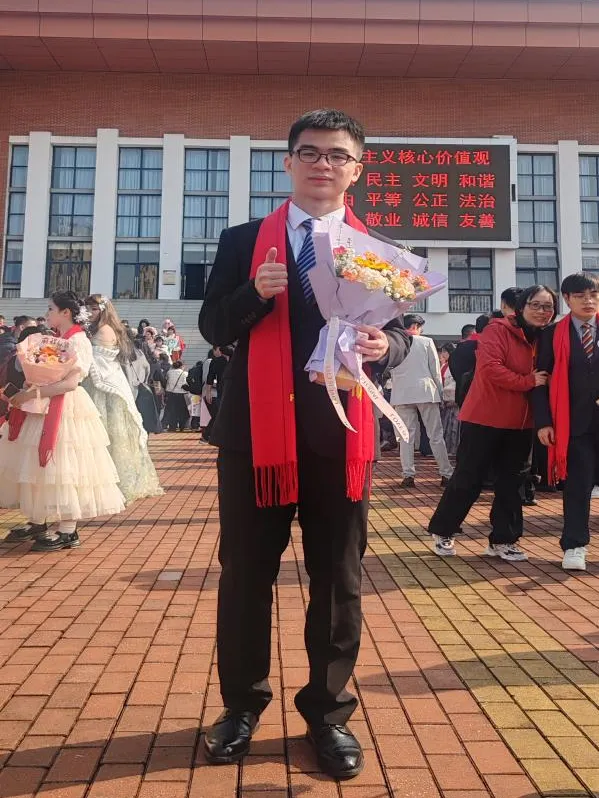 学长学姐有话说|如果重回中考后的夏天,他们想对自己说……-第7张图片-四季读书网 学长学姐有话说|如果重回中考后的夏天,他们想对自己说……-第7张图片-四季读书网