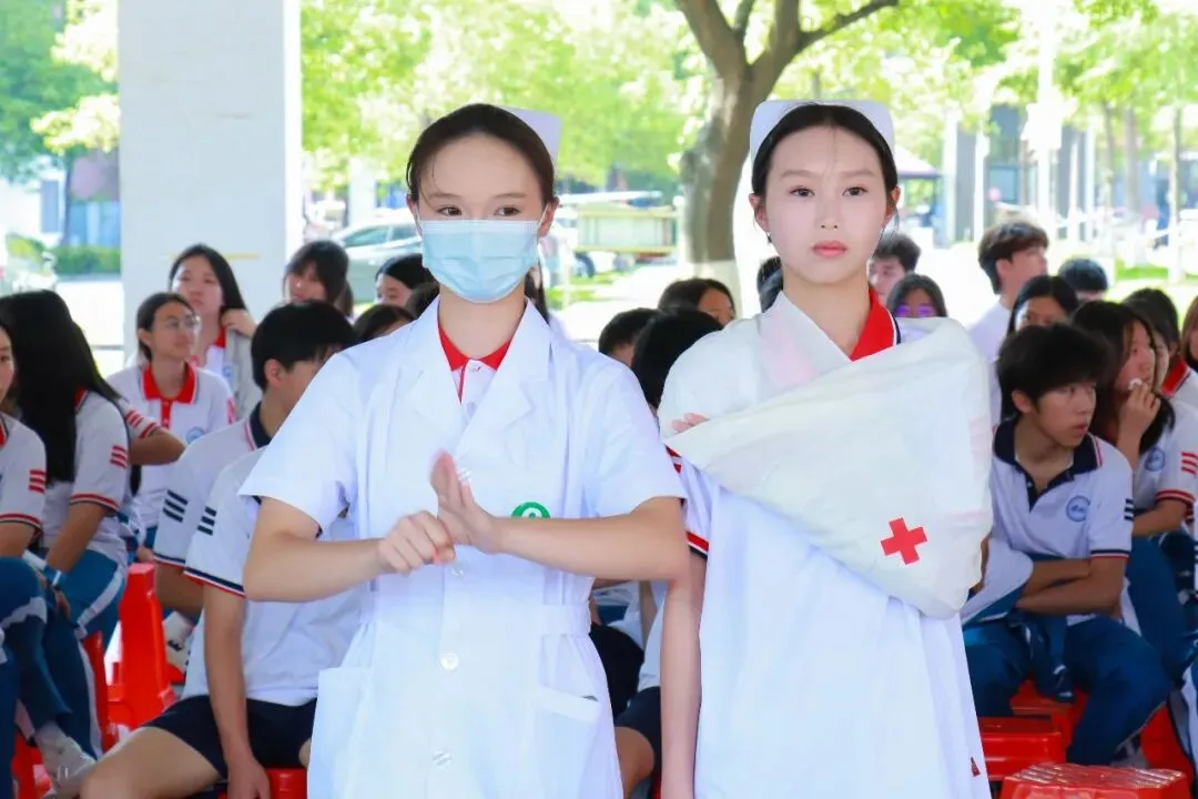 东莞中考成绩今日公布!快来预定这所学校-第29张图片-四季读书网 东莞中考成绩今日公布!快来预定这所学校-第29张图片-四季读书网