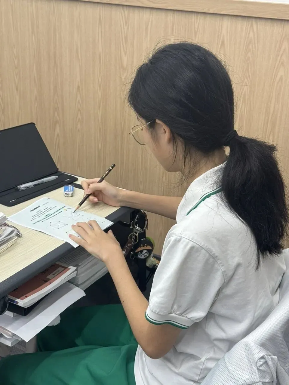 中考结束后,我们收到了两份礼物-第7张图片-四季读书网