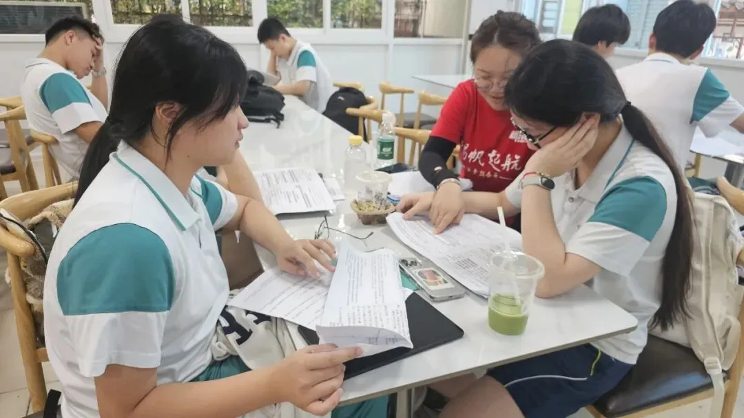 中考结束后,我们收到了两份礼物-第15张图片-四季读书网
