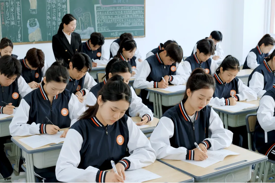 中考即将出分 | 估分300分左右能上什么学校?福建这所正规重点技工学校,升学就业两条路任选!-第22张图片-四季读书网