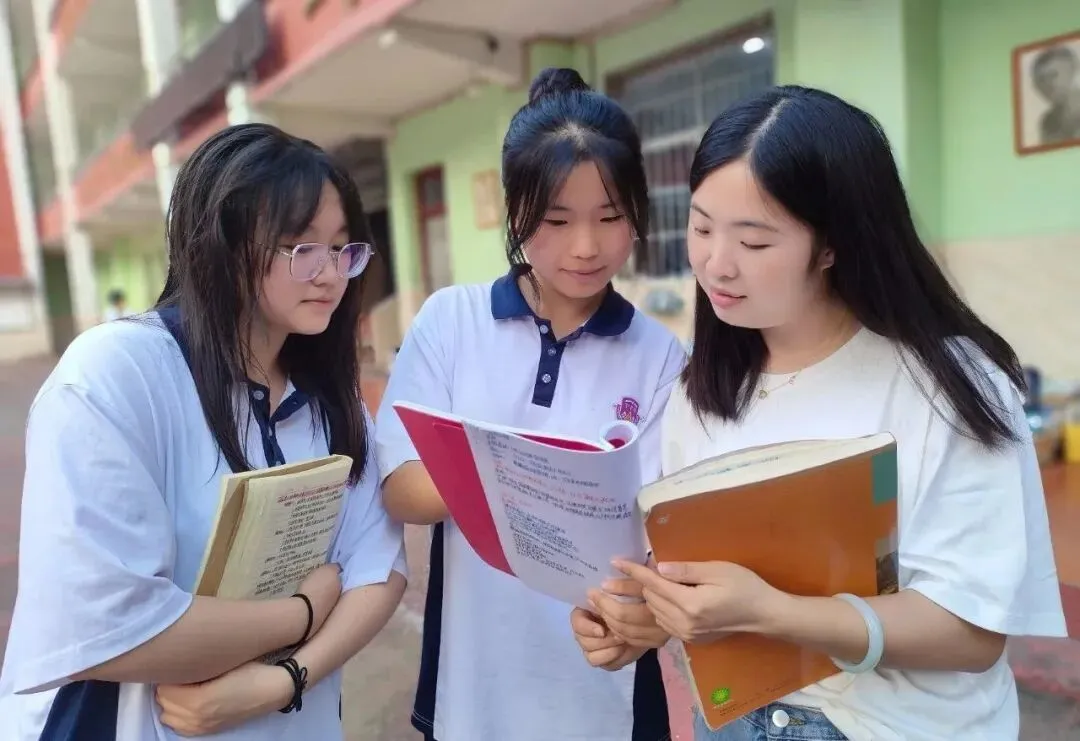 全员上岸!铜外复读班中考喜报刷屏!二中冲刺班火热招生-第12张图片-四季读书网 全员上岸!铜外复读班中考喜报刷屏!二中冲刺班火热招生-第12张图片-四季读书网