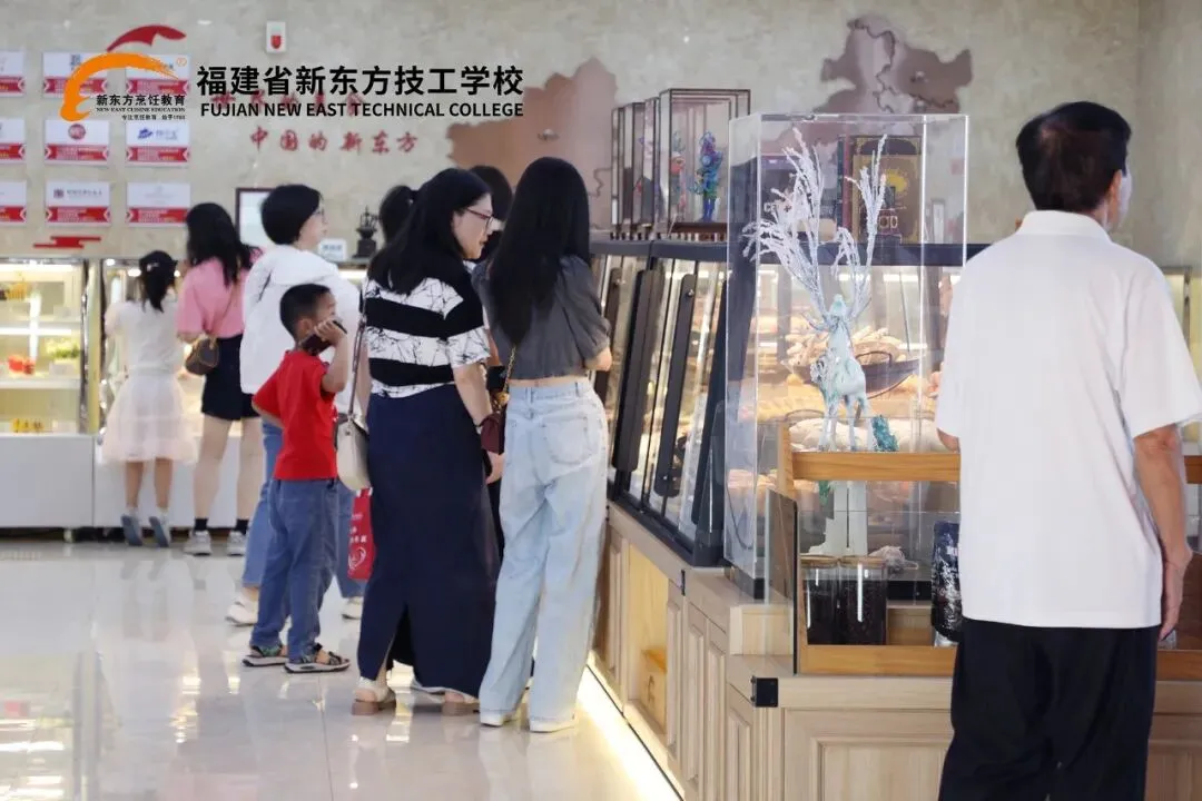 福建中考成绩还未公布,家长学生就已经纷纷行动起来!-第7张图片-四季读书网