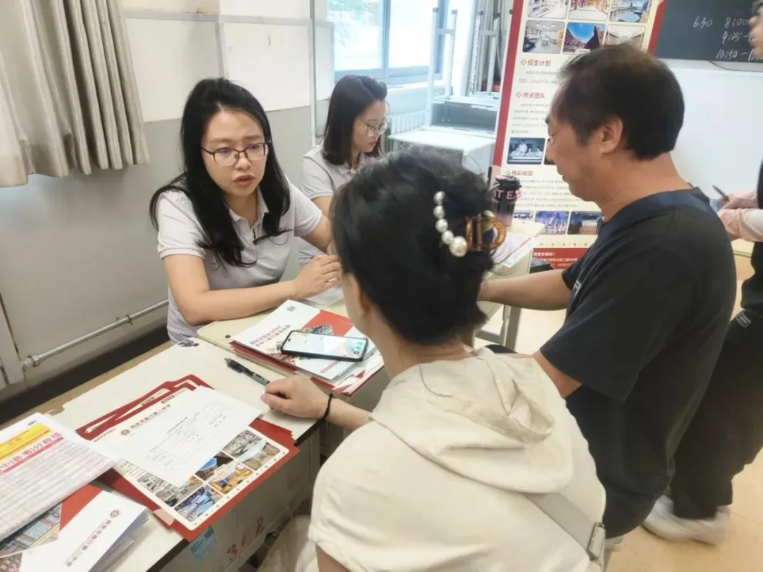 多点联动 暖心答疑丨曲江二中中考招生咨询会现场热度爆棚-第9张图片-四季读书网 多点联动 暖心答疑丨曲江二中中考招生咨询会现场热度爆棚-第9张图片-四季读书网