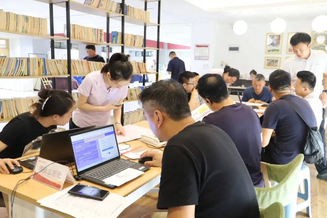 多点联动 暖心答疑丨曲江二中中考招生咨询会现场热度爆棚-第18张图片-四季读书网 多点联动 暖心答疑丨曲江二中中考招生咨询会现场热度爆棚-第18张图片-四季读书网