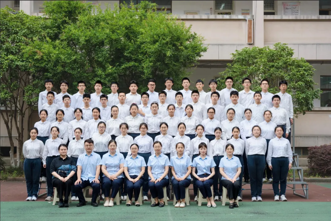 中考专栏•班科组|笃行磨剑终出鞘,少年乘风赴青云——初三5班-第6张图片-四季读书网 中考专栏•班科组|笃行磨剑终出鞘,少年乘风赴青云——初三5班-第6张图片-四季读书网