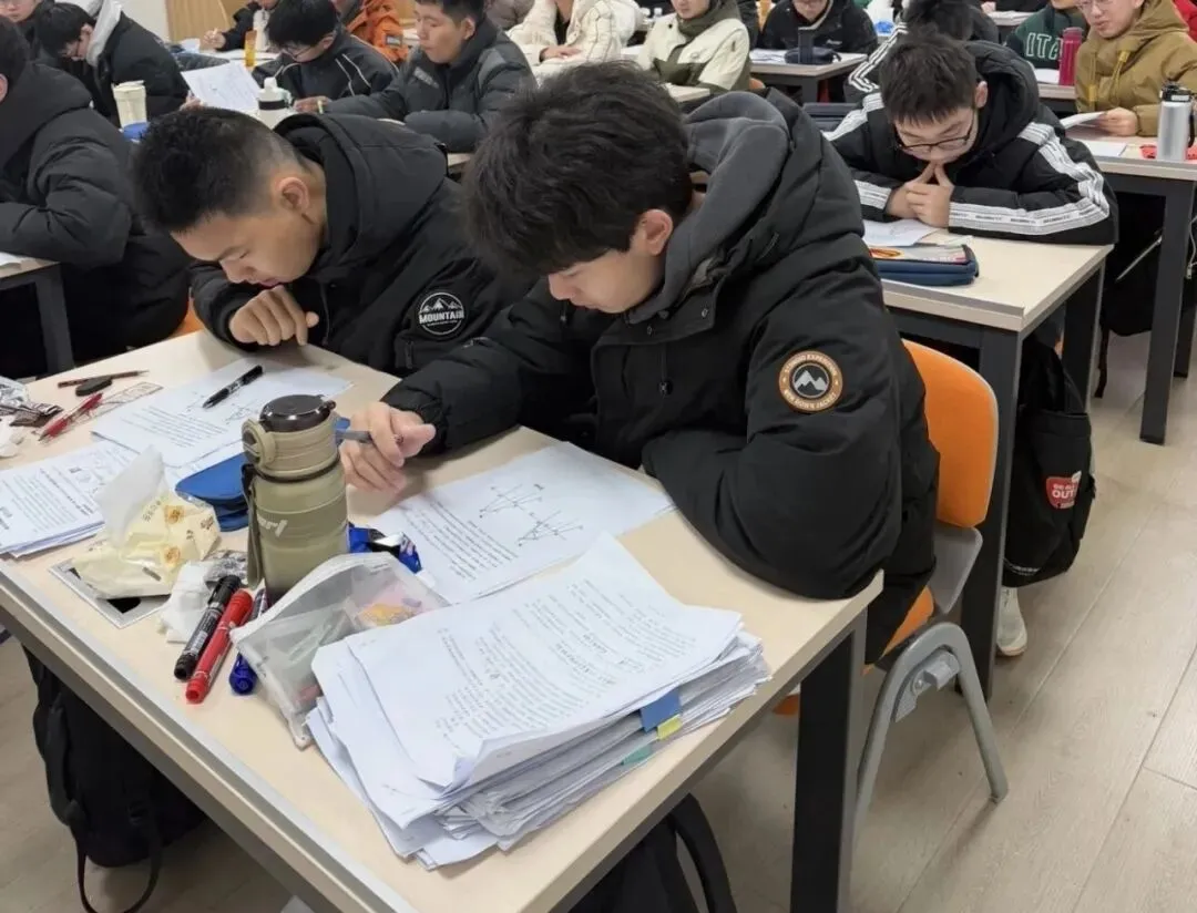 金榜凯旋!十堰学而思培优学员2026中考再创佳绩-第43张图片-四季读书网 金榜凯旋!十堰学而思培优学员2026中考再创佳绩-第43张图片-四季读书网