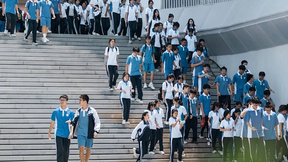 雅思 | 中考和高考后为什么越来越多学生选择暑假学雅思?初中/高中/大学,哪个阶段才是雅思备考的“黄金期”?-第1张图片-四季读书网 雅思 | 中考和高考后为什么越来越多学生选择暑假学雅思?初中/高中/大学,哪个阶段才是雅思备考的“黄金期”?-第1张图片-四季读书网