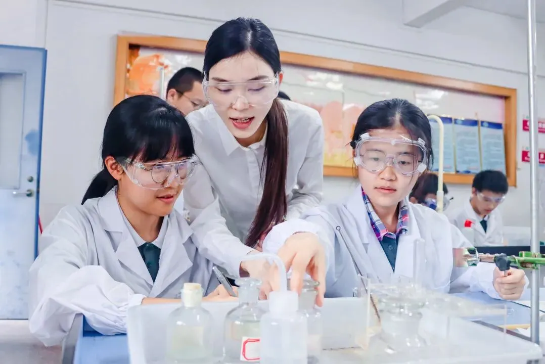 【中考专访一】重磅!明珠2026首位受访学霸,跟着她找准初中学习方向-第11张图片-四季读书网