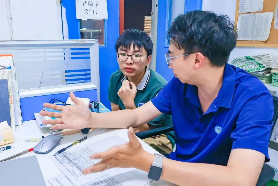 【中考专访一】重磅!明珠2026首位受访学霸,跟着她找准初中学习方向-第18张图片-四季读书网