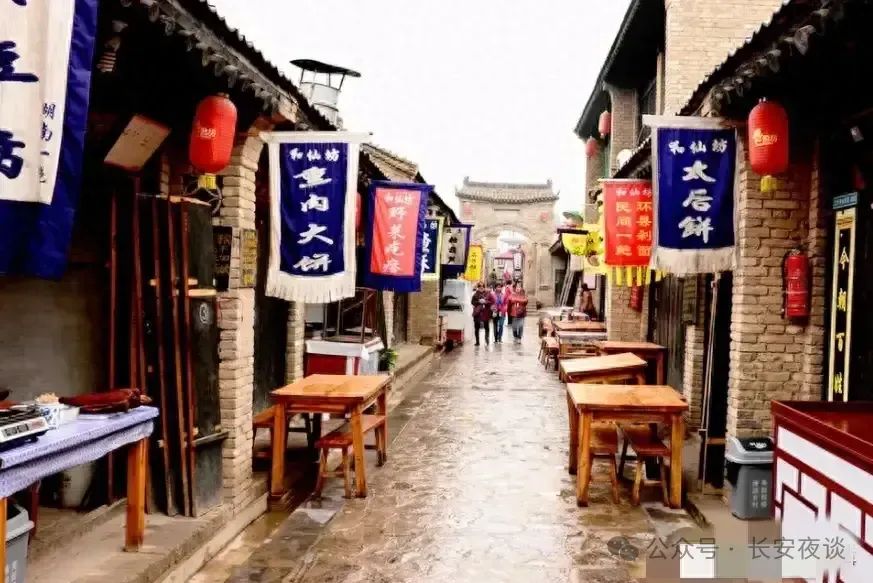 西安周边游现状,袁家村、中华郡等依旧火爆,而何仙坊己无人问津