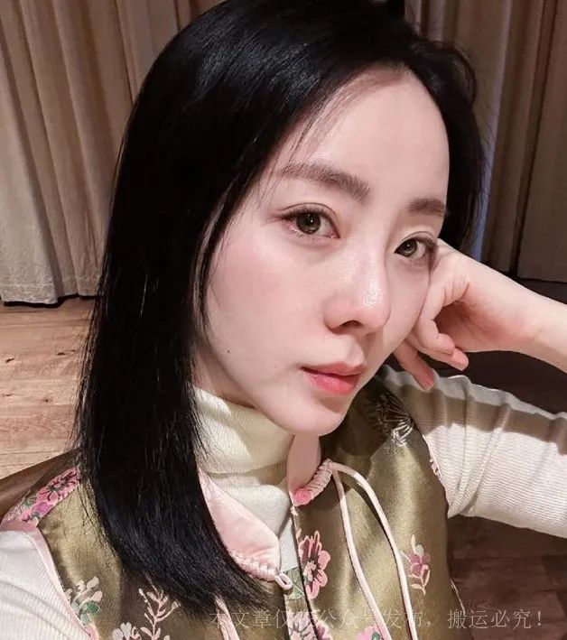 李思思携2个儿子三亚度假,一家人玩得其乐融融