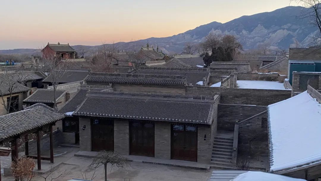 “四季村晚”可进街区、景区