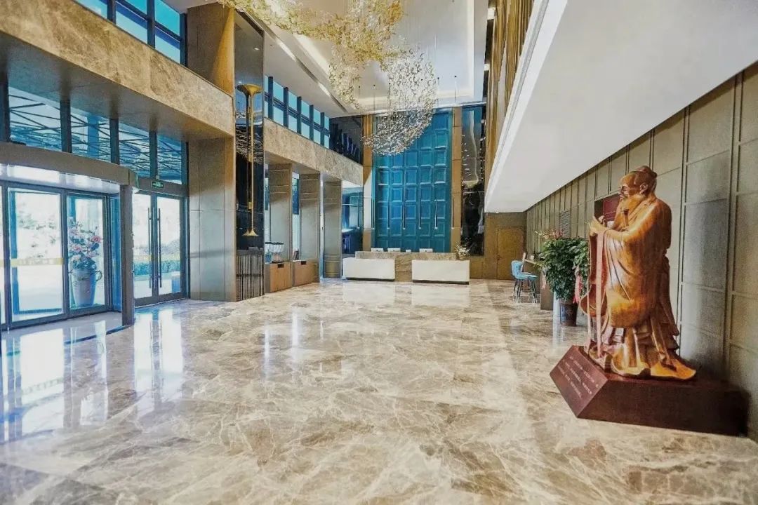 融兴商业“铿锵玫瑰”①丨美豪酒店客房服务的“她”