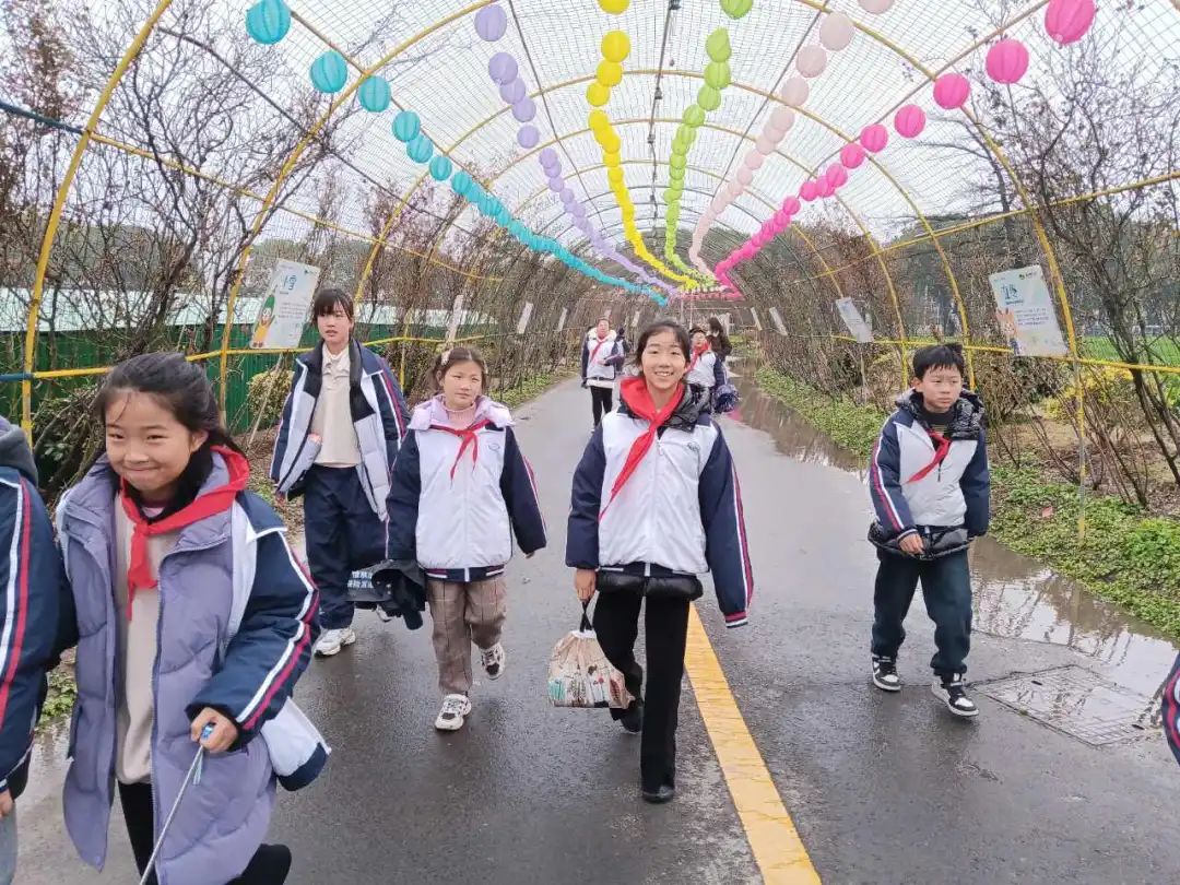 春风得意春雨绵绵,研学旅行快乐多多——四年级社会实践活动