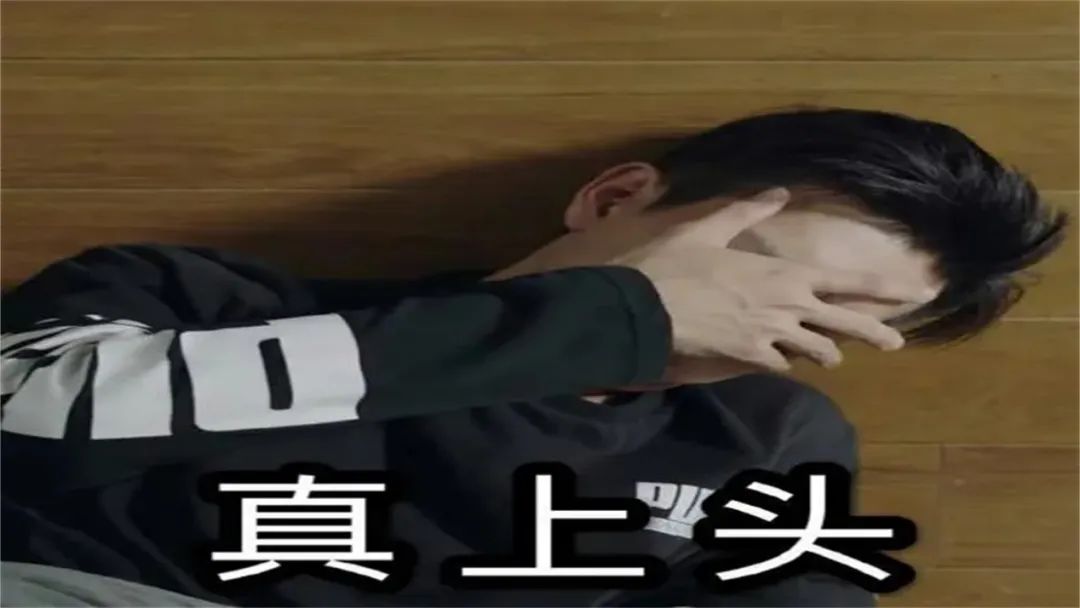王力宏带妈妈妈妈一起去三亚旅游,一家人开心比耶好温馨!