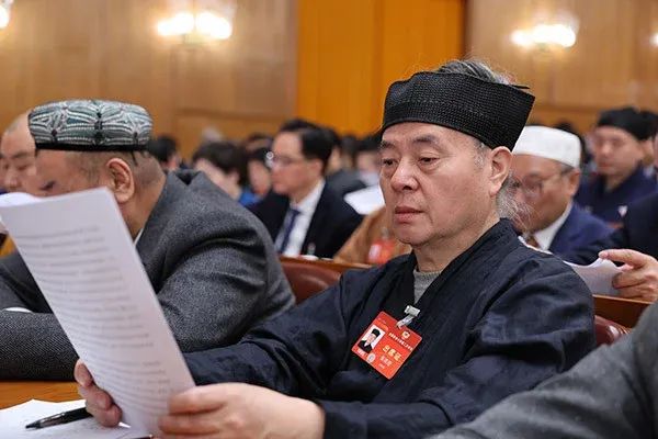 全国政协委员张高澄:建议中国旅游日确定为法定节假日并拓展为节黄金周