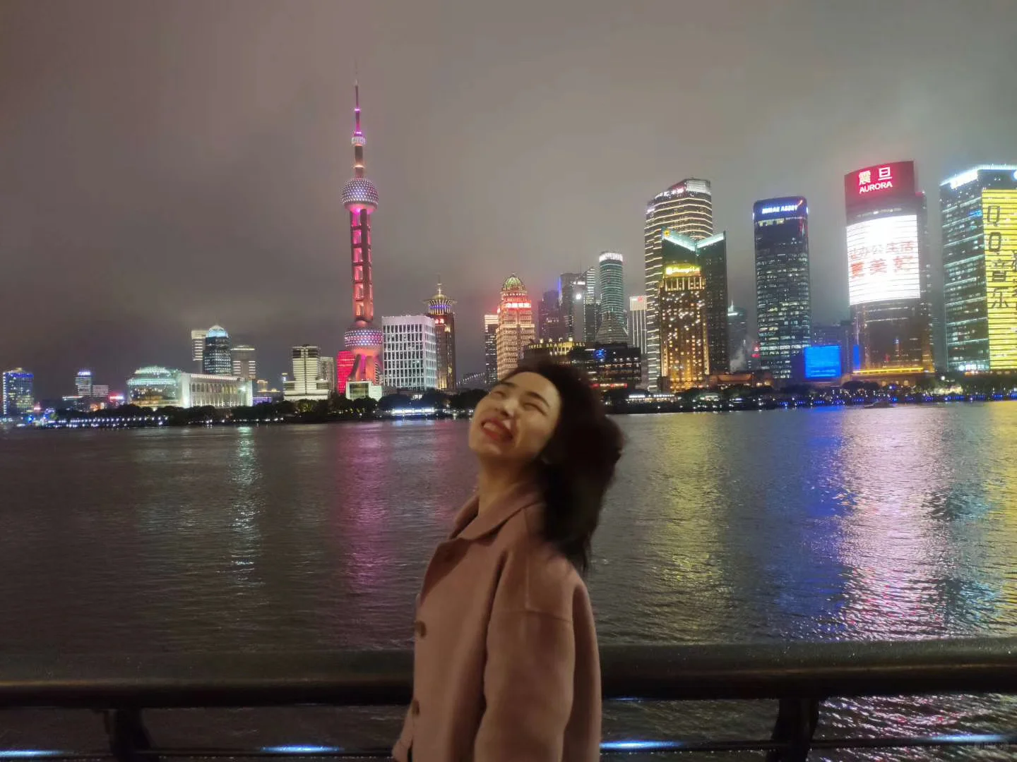 2025年的外滩和2018年的外滩